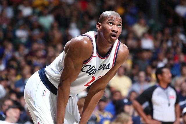 吹杨缺阵老鹰险胜绿军 斯波大失误热火负活塞