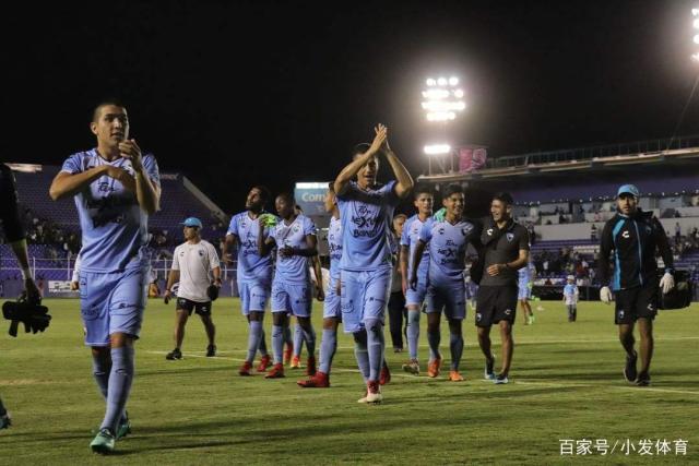 哈格里夫斯：琼斯的场上位置有点靠后